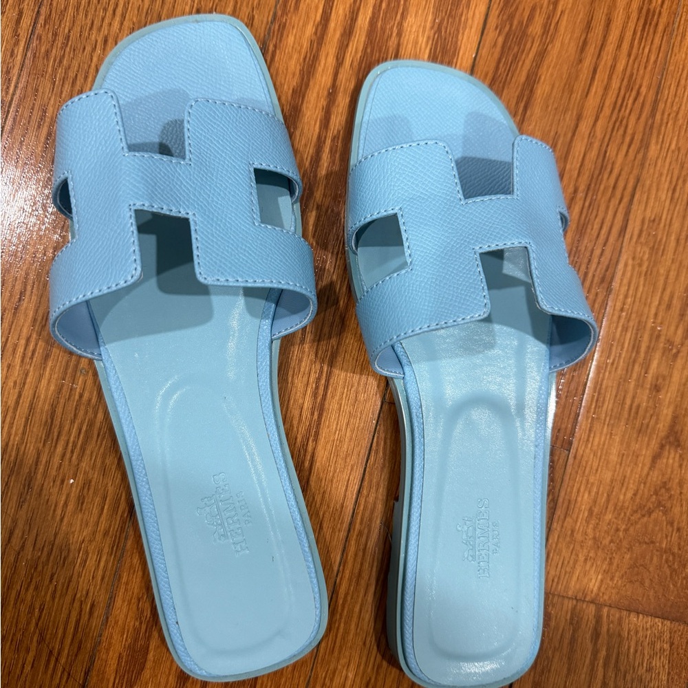 Light blue oran sandal